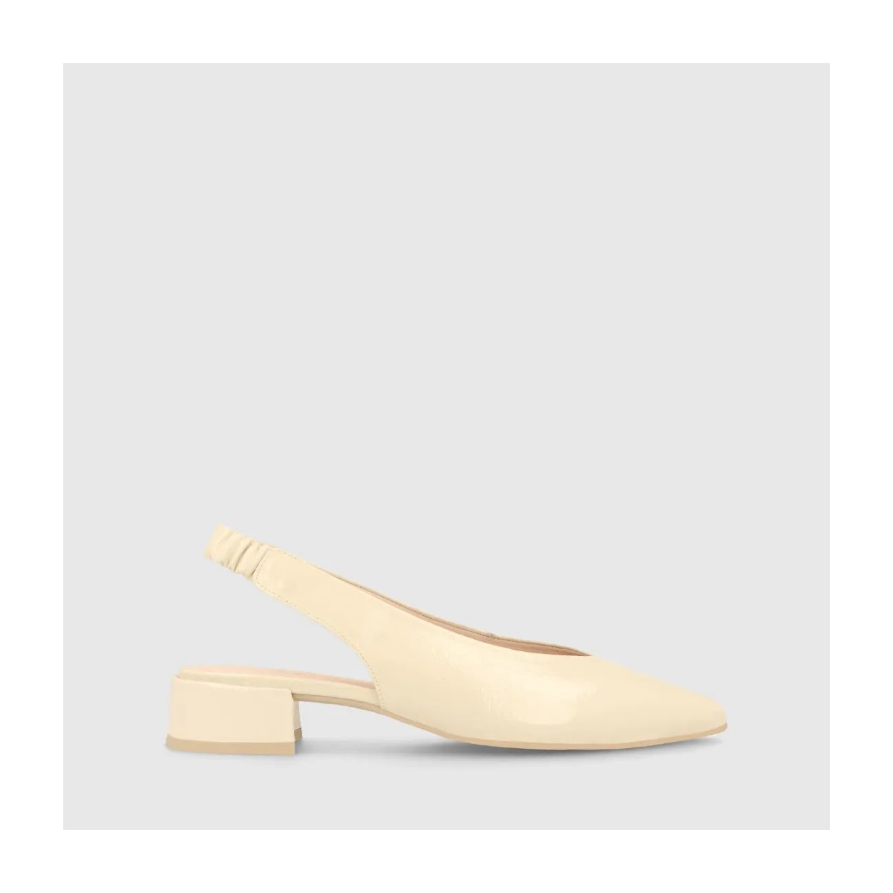 Ballerines à talon en cuir verni beige, chaussures pour femmes LODI en ligne.