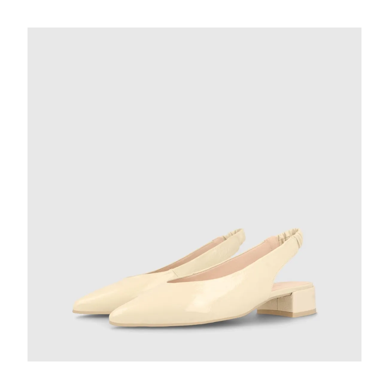 Ballerines à talon en cuir verni beige, chaussures pour femmes LODI en ligne.