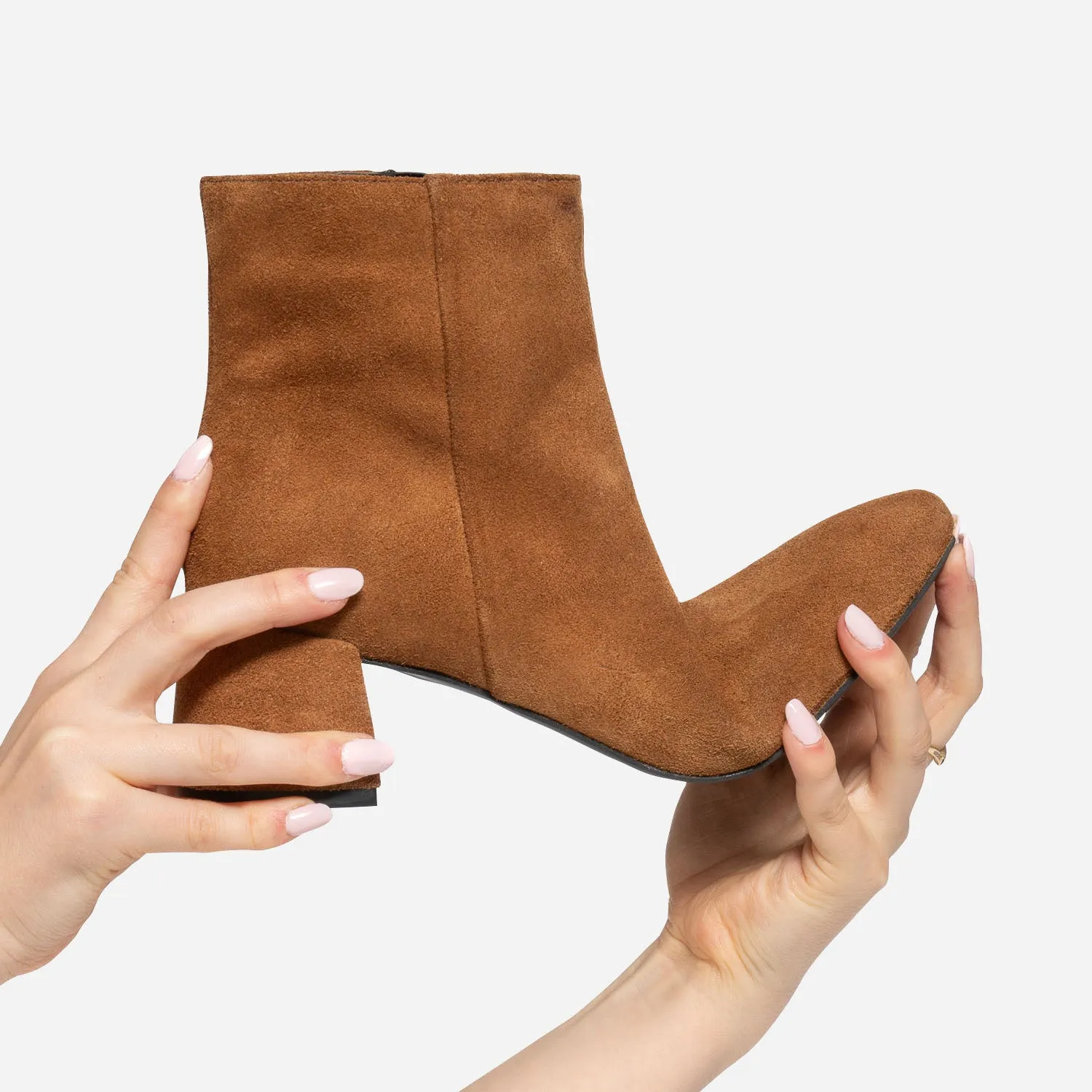 Boots camel en cuir velours à talon flare - Boots / bottines Femme | ERAM