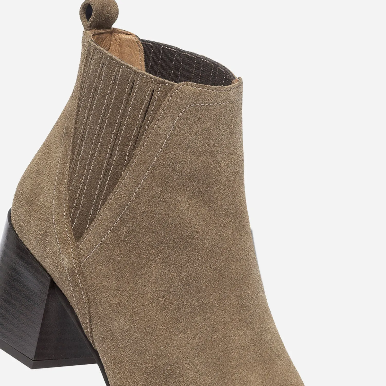 Chelsea boots TEXTO taupe en cuir velours éco-conçu - Boots / bottines Femme | ERAM