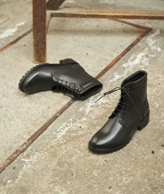 Combat Boots Cuir Noir Femme: La Femme Convoitée la boots confortable de l'hiver