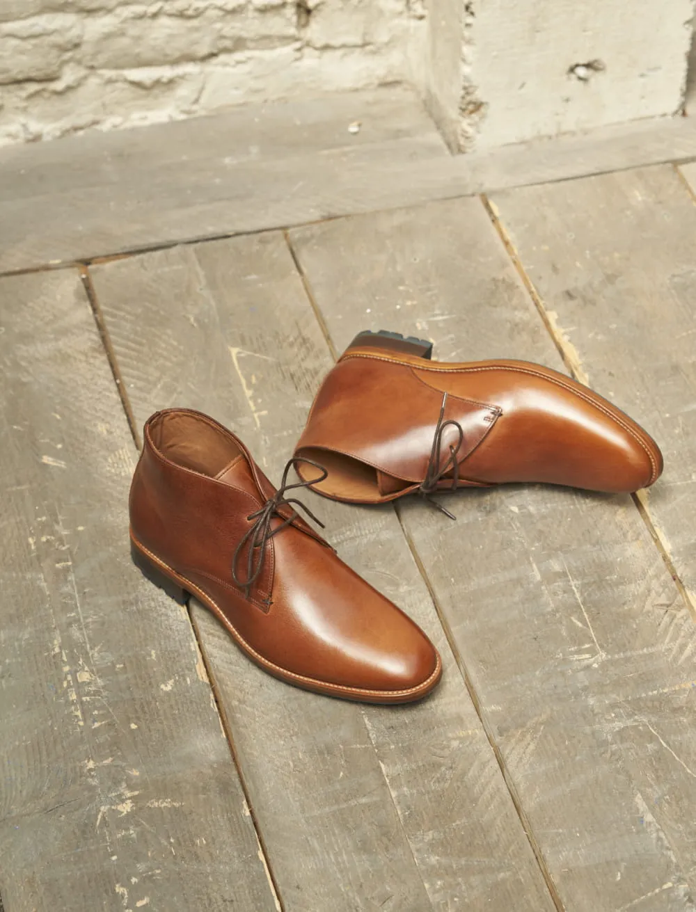 Desert Boots Cuir Cognac Homme  : L'Homme Serein à Semelles Commando