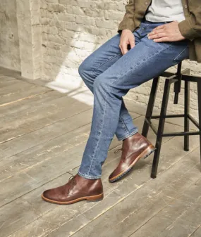 Desert Boots Cuir Marron Homme  : L'Homme Serein à Semelles Commando