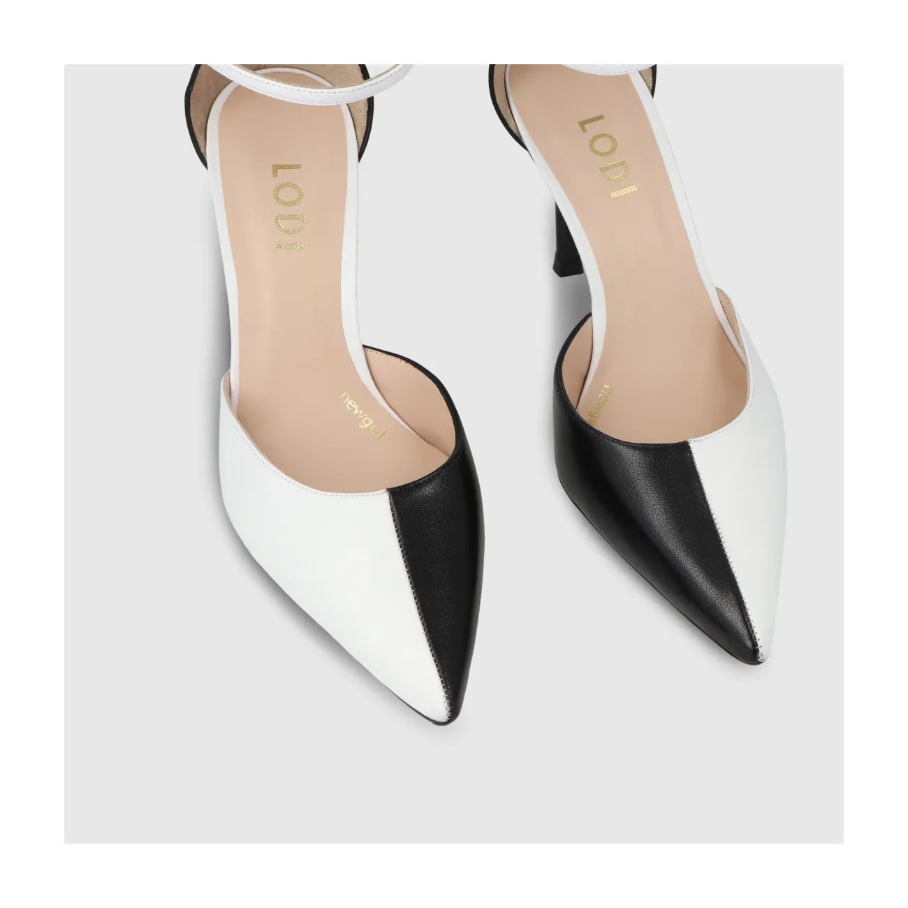 Escarpin pour femme en cuir combiné noir et blanc avec bride à la cheville. I LODI Chaussures pour femme online.