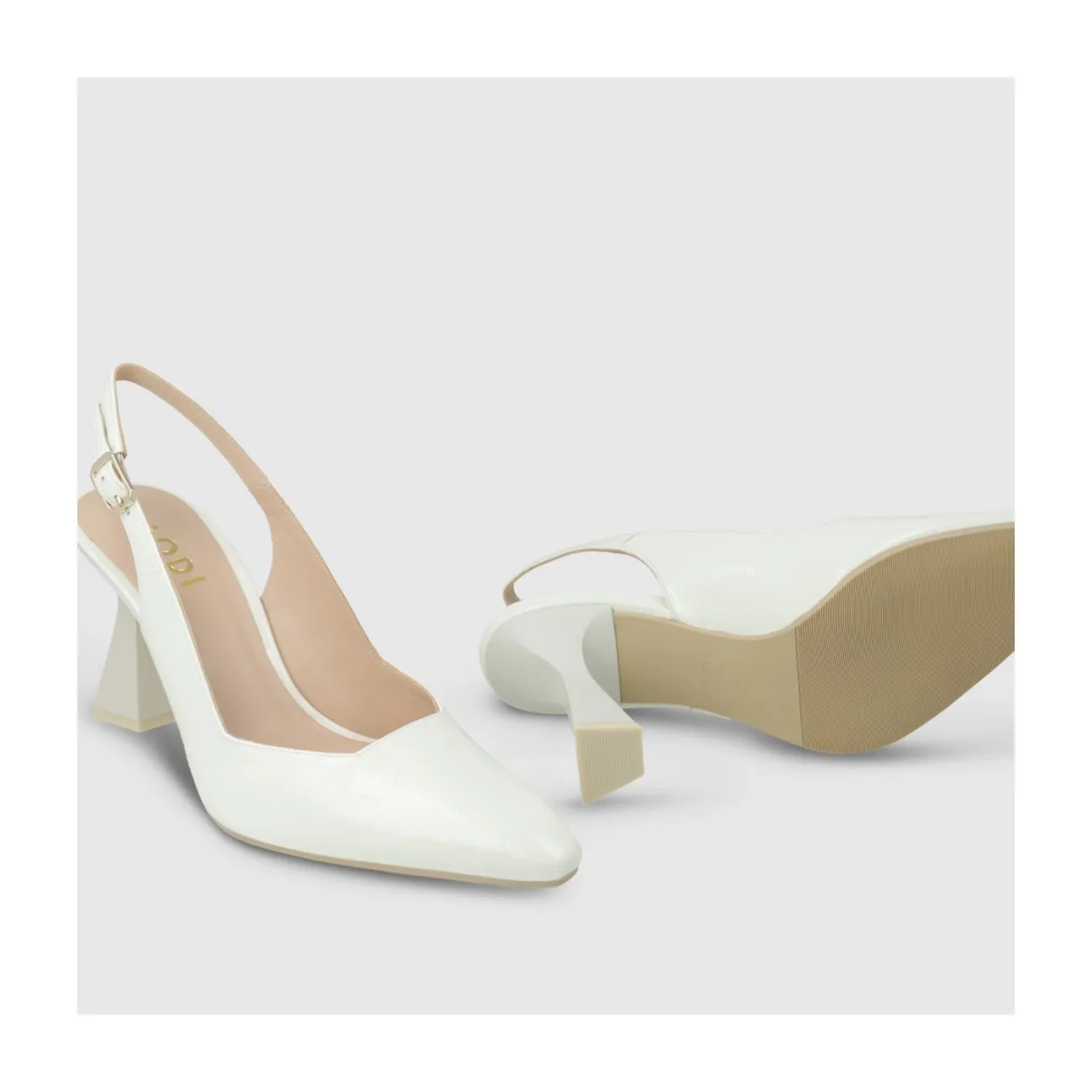 Escarpin slingback pour femme en cuir verni texturé blanc cassé.I LODI Chaussures pour femme online.