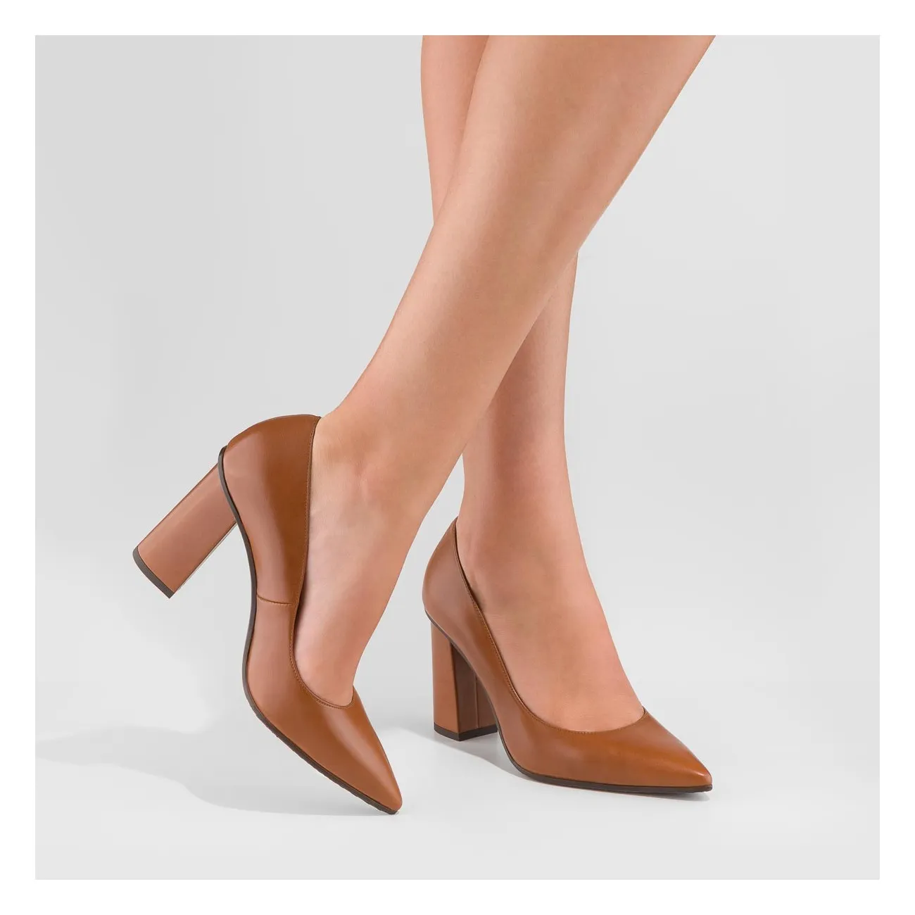 Escarpin à talon carré en cuir marron lisse | Chaussures femme LODI en ligne