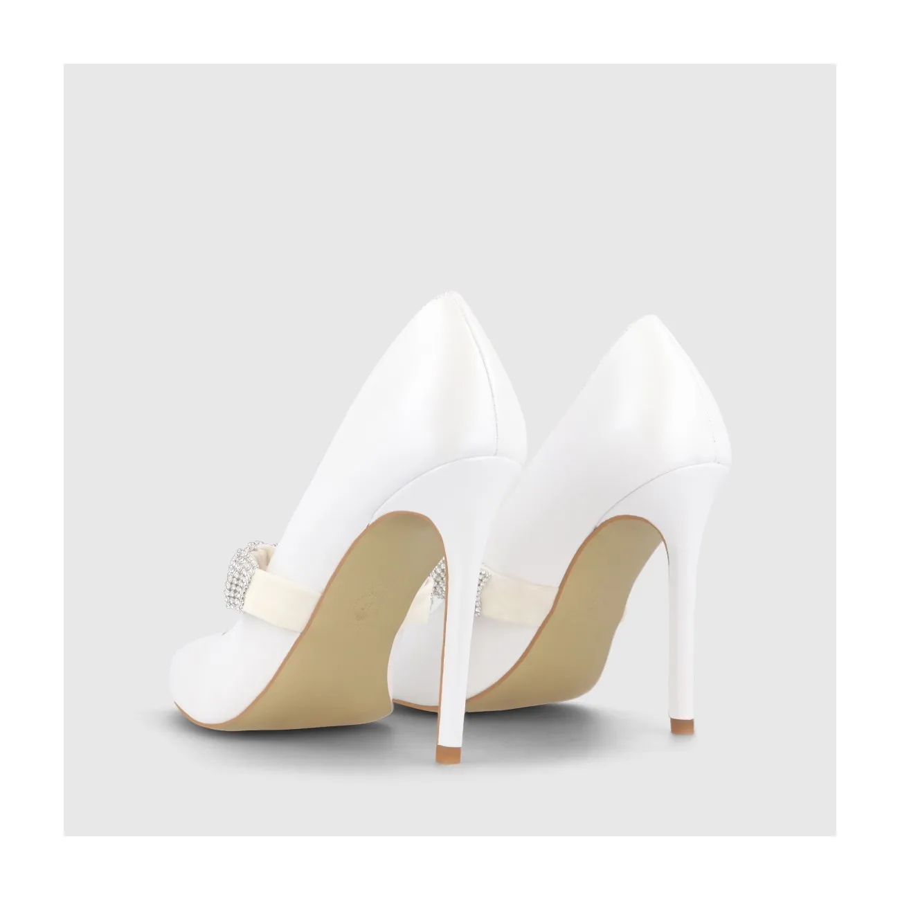 Escarpins de mariée en cuir blanc avec détail de sangle élastique en cristal | Chaussures femme LODI en ligne.