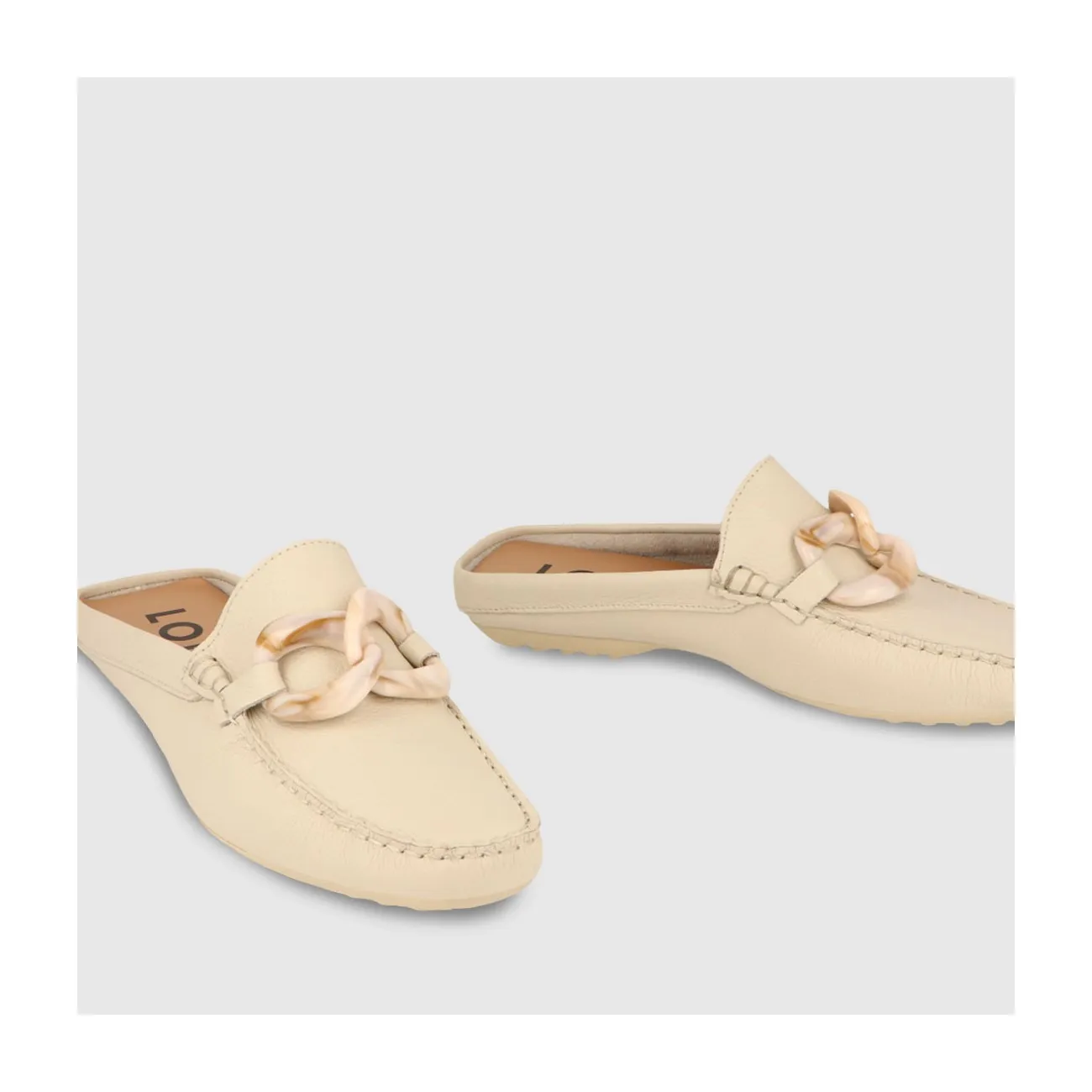 Mules plats femme en cuir de couleur beige | LODI Chaussures pour femme en ligne.